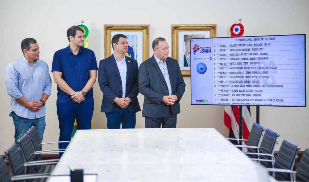 Governador Carlos Brandão realizou o sorteio ao lado dos secretários estaduais (Foto:Gilson Teixeira)