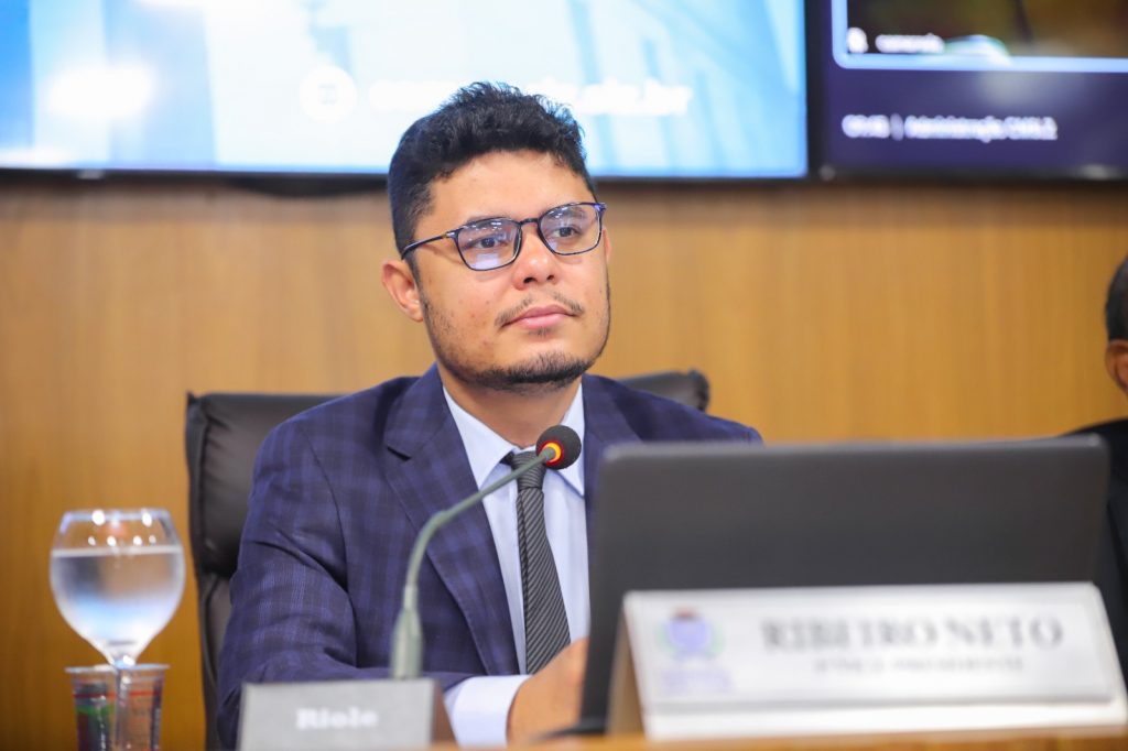 Câmara aprova criação da Medalha de Mérito Jackson Lago