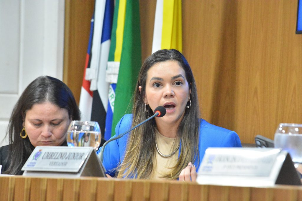 Após faltar em 2º depoimento, Carolina Mitri é esperada na CPI dos&nbsp;contratos
