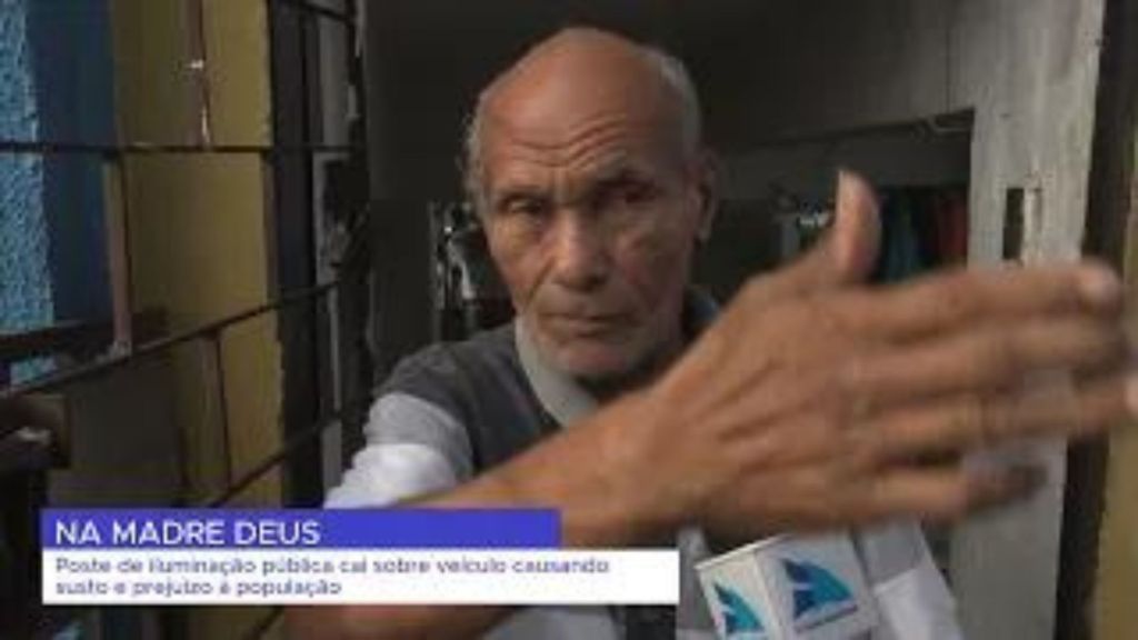 POSTE DE ILUMINAÇÃO PÚBLICA CAI SOBRE VEÍCULO NO BAIRRO MADRE DEUS EM SÃO LUÍS