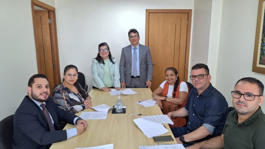 Acordo estabelece compromisso da SMTT para regularizar emissão de carteira&nbsp;estudantil