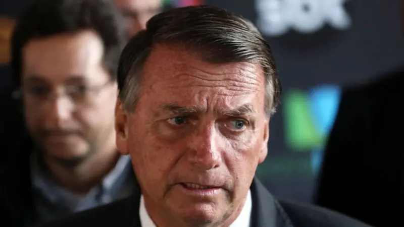 TSE anula uma das condenações de inelegibilidade de Bolsonaro e Braga Netto