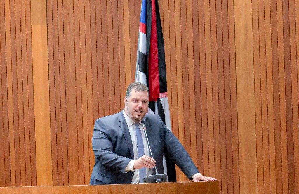 Deputado destaca impacto do programa Pé-De-Meia nos resultados do&nbsp;Enem