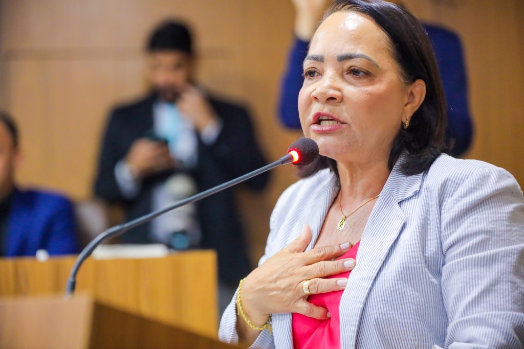 Vereadora propõe prioridade em programas habitacionais para pais de pessoas com TEA e Síndrome de&nbsp;Down