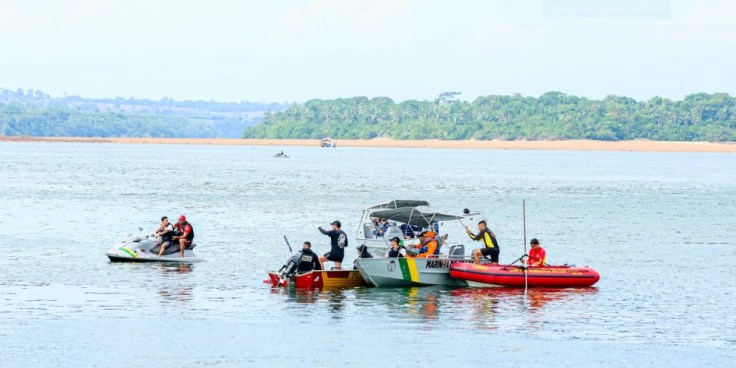 Buscas por desaparecidos na queda da ponte entre Tocantins e Maranhão são suspensas devido a risco de desabamento