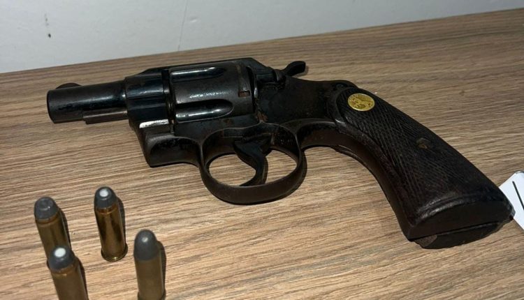 Homem é preso em flagrante por posse irregular de arma de fogo em São Domingos do Maranhão