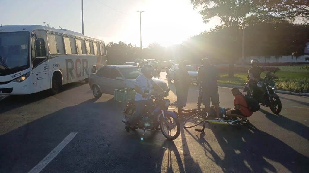 Ciclista é atropelado por carro próximo à rotatória da Uema, em São&nbsp;Luís