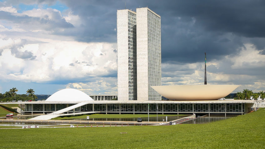 Sucessão no Maranhão em 2026 esquenta com racha político e indefinições no grupo de Brandão