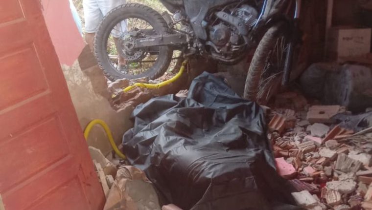 Homem morre e mulher fica ferida em grave acidente de moto em São José de&nbsp;Ribamar