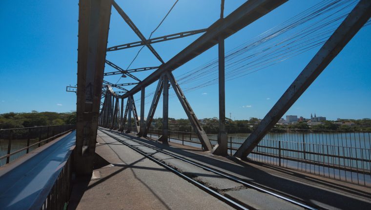 Ponte metálica João Luís Ferreira é interditada para manutenção em&nbsp;Teresina