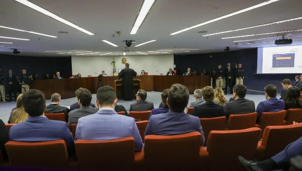 STF retoma julgamento de Bolsonaro e aliados por trama golpista nesta terça-feira