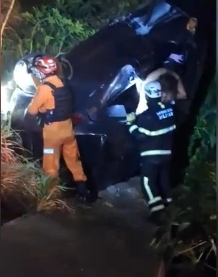 Mulher é resgatada após carro cair de ponte na BR-316 em&nbsp;Timon