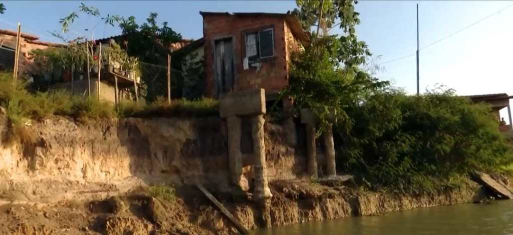 Erosão às margens do Rio Maracu ameaça casas e desaloja famílias em&nbsp;Cajari