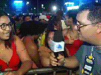 FÃS AGUARDAM INÍCIO DO SHOW DO&nbsp;BELO