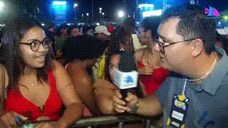 FÃS AGUARDAM INÍCIO DO SHOW DO&nbsp;BELO